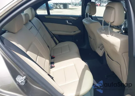 2011 Mercedes-Benz E 350 4Matic z USA, uszkodzony, nr VIN WDDHF8HB8BA361632